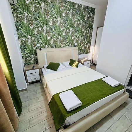 Nikas Guest House Batumi Exterior photo