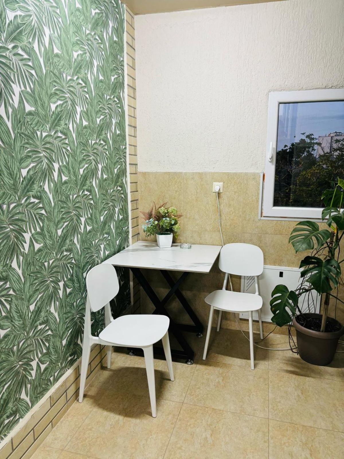 Nikas Guest House Batumi Exterior photo