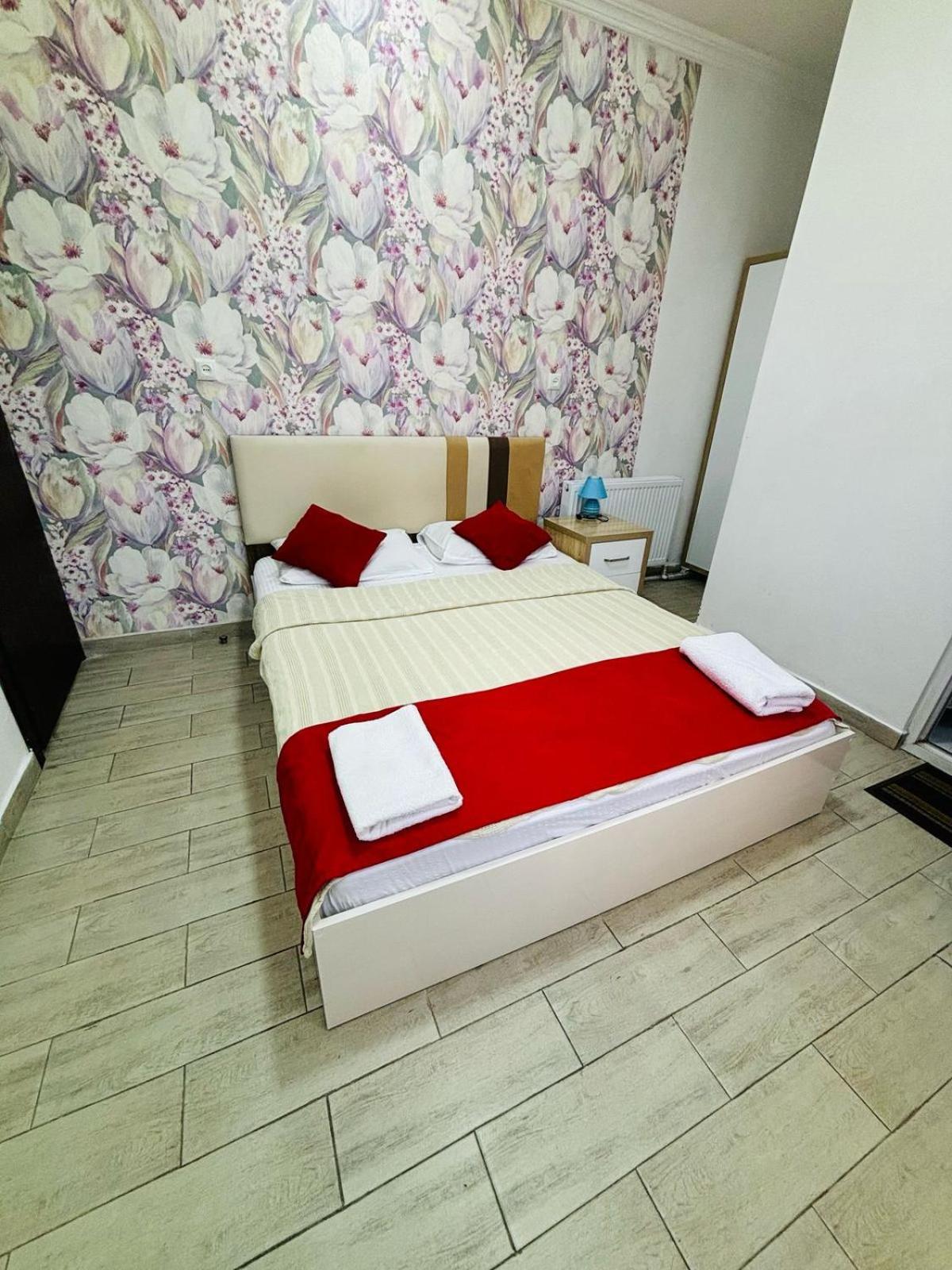 Nikas Guest House Batumi Exterior photo