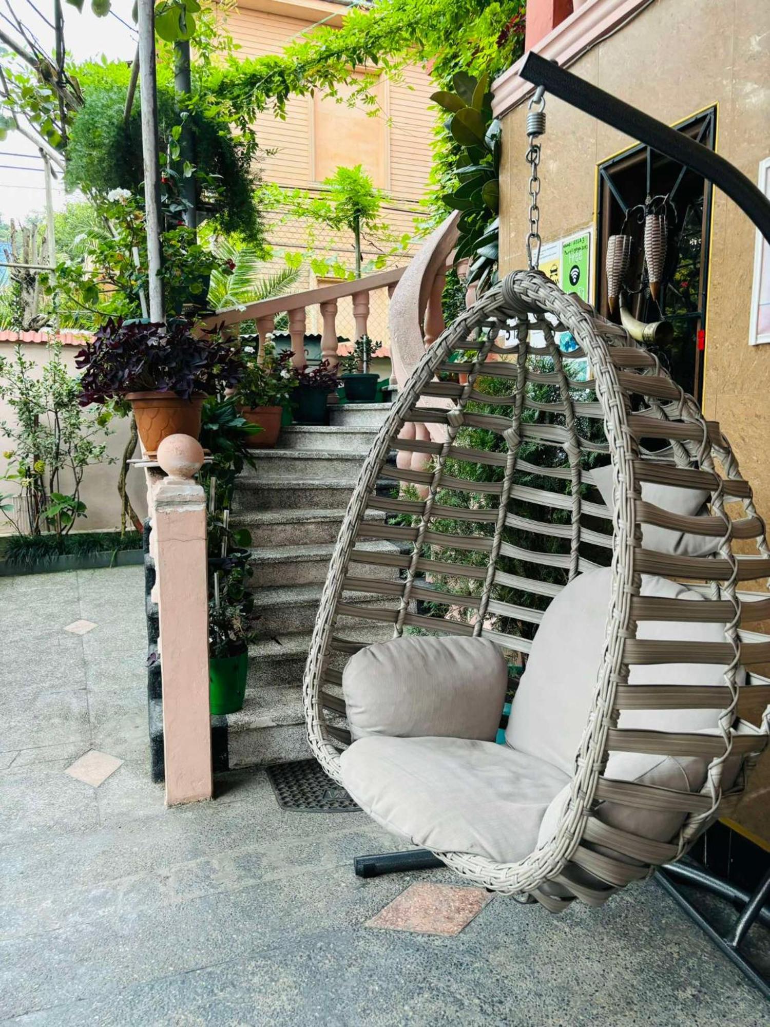 Nikas Guest House Batumi Exterior photo