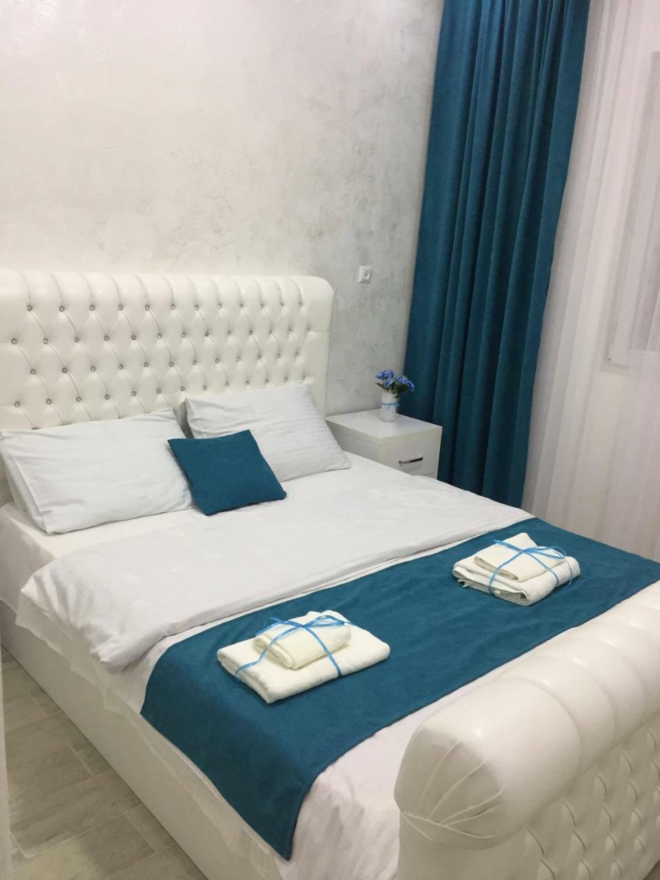 Nikas Guest House Batumi Exterior photo